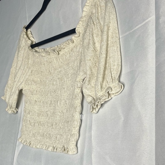 Cropped Neutral Tone Top - Picture 8 of 9